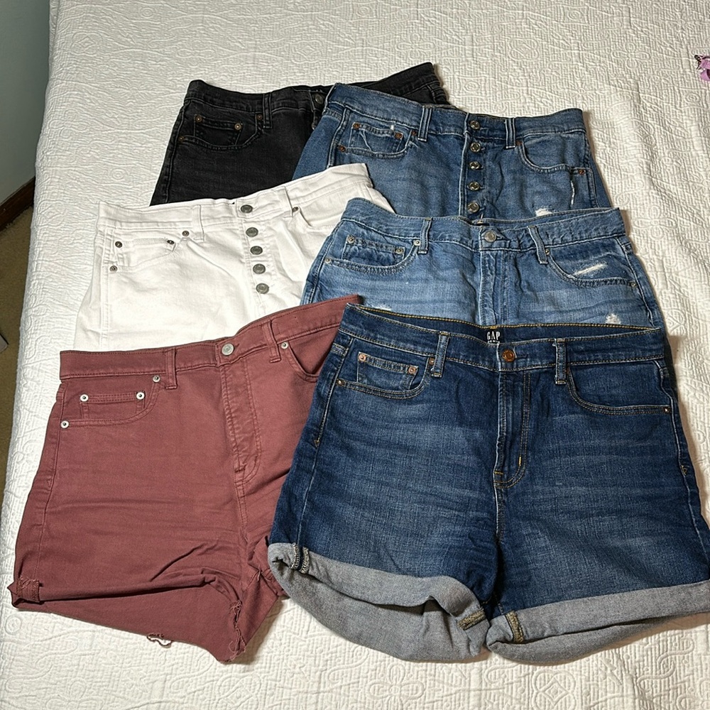 6 pairs of GAP denim shorts. High waisted, distressed, button fly, cuffed. - Picture 1 of 7